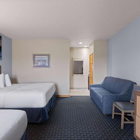 Days Inn By Wyndham Kill Devil Hills Oceanfront - Wilbur Exterior photo