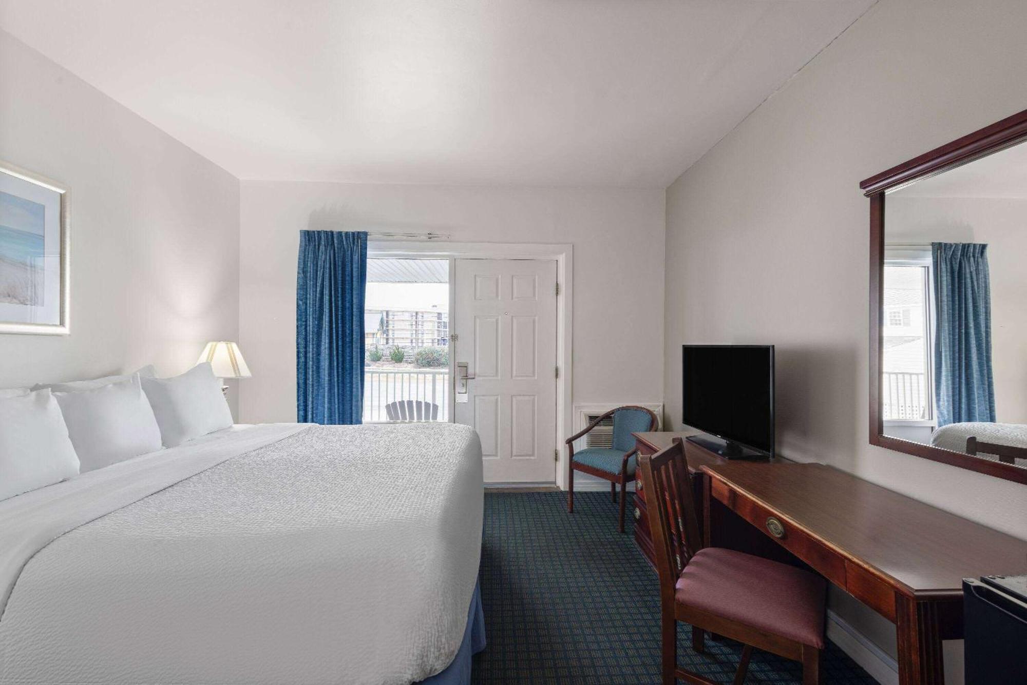 Days Inn By Wyndham Kill Devil Hills Oceanfront - Wilbur Exterior photo