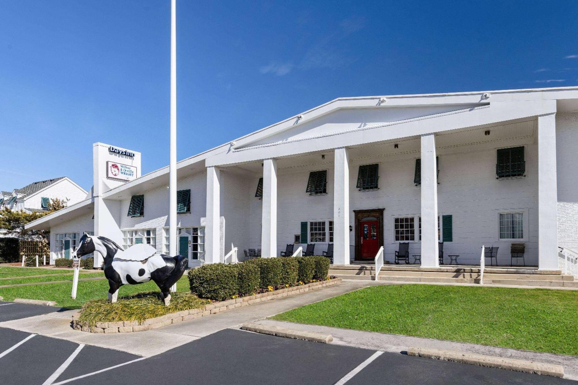 Days Inn By Wyndham Kill Devil Hills Oceanfront - Wilbur Exterior photo