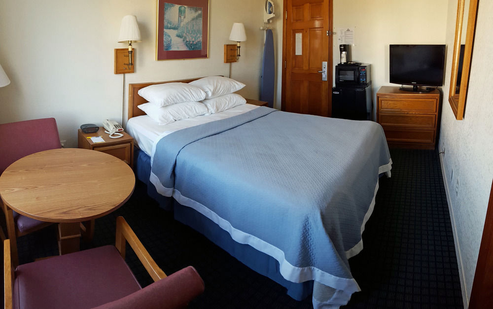 Days Inn By Wyndham Kill Devil Hills Oceanfront - Wilbur Exterior photo