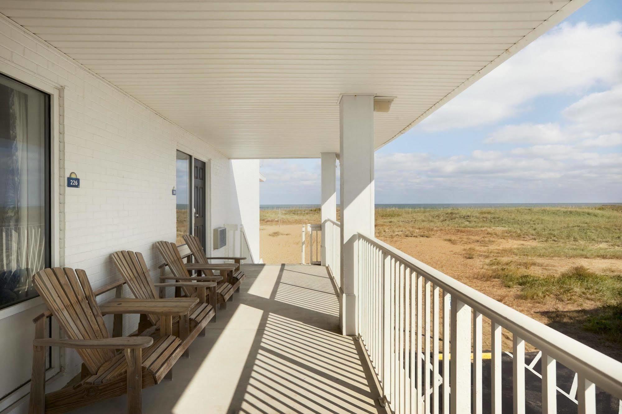 Days Inn By Wyndham Kill Devil Hills Oceanfront - Wilbur Exterior photo