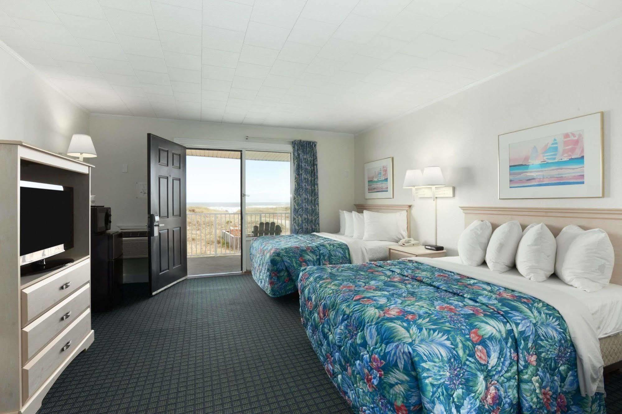 Days Inn By Wyndham Kill Devil Hills Oceanfront - Wilbur Exterior photo