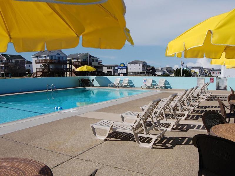 Days Inn By Wyndham Kill Devil Hills Oceanfront - Wilbur Exterior photo