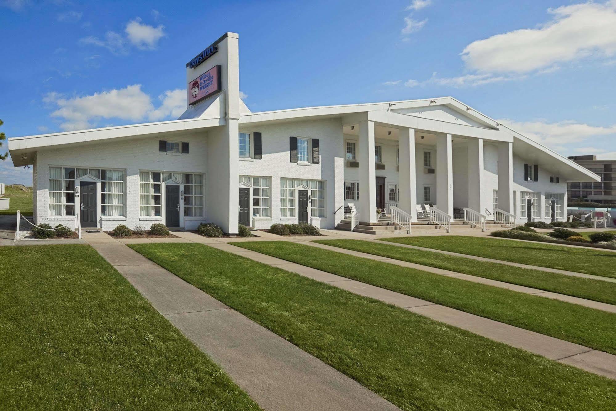 Days Inn By Wyndham Kill Devil Hills Oceanfront - Wilbur Exterior photo